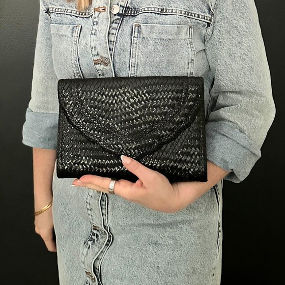 Yves Saint Laurent YSL Vintage Patent Woven Leather Clutch - Picture 8 of 8